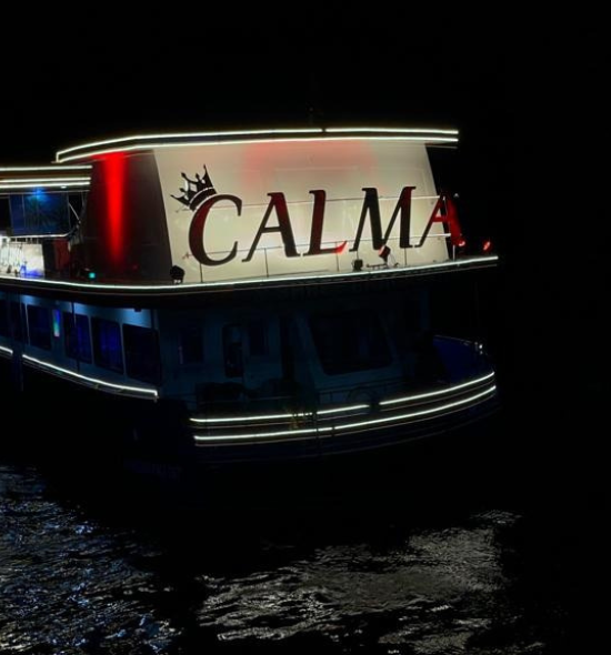 Calma Private Boat